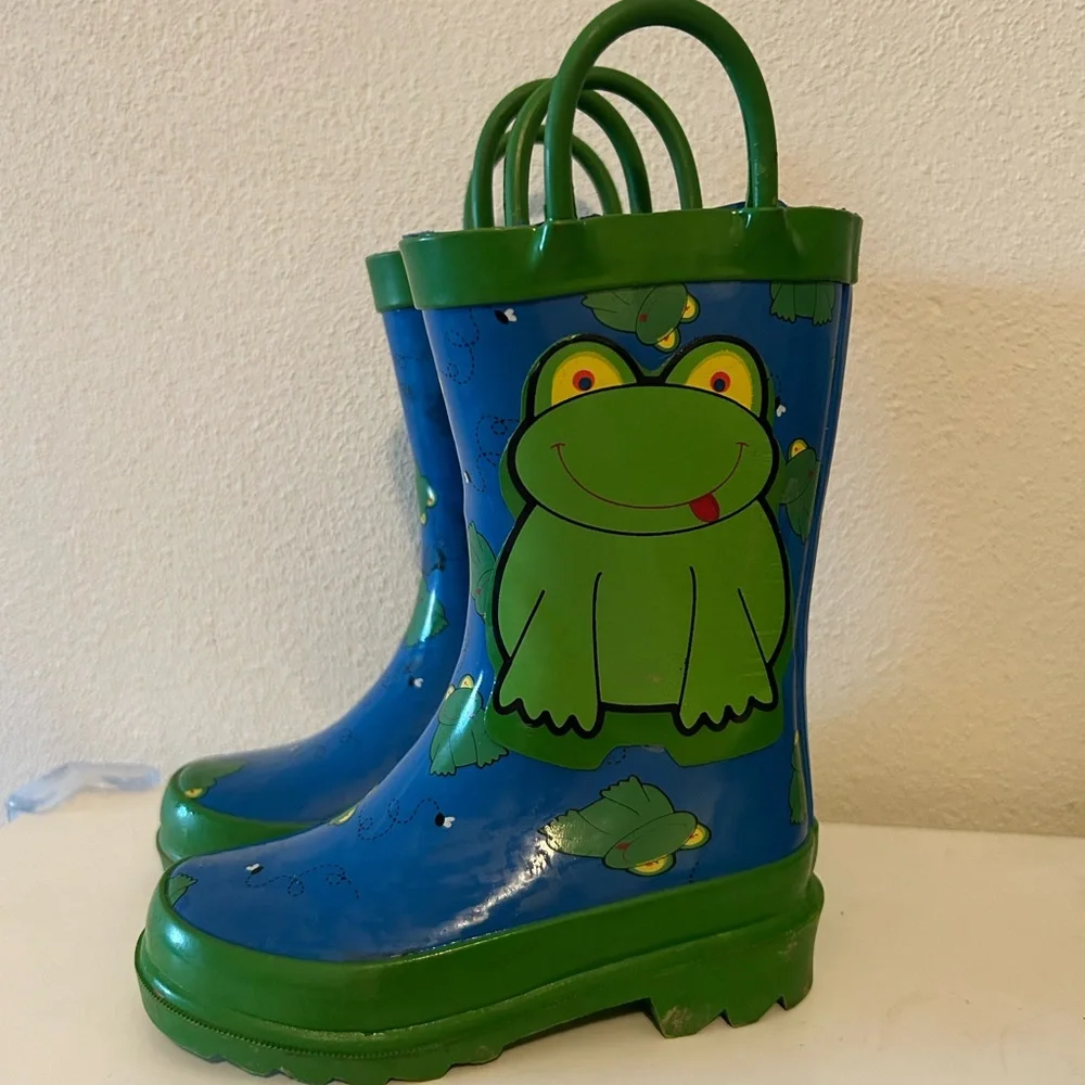 Kids Blue & Green Frog Rain Boots toddler size 4! Adorable fun for rainy days!